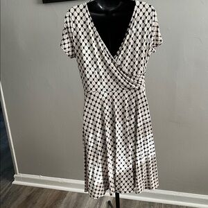 Gilli Black and Cream Geometric Midi Dress